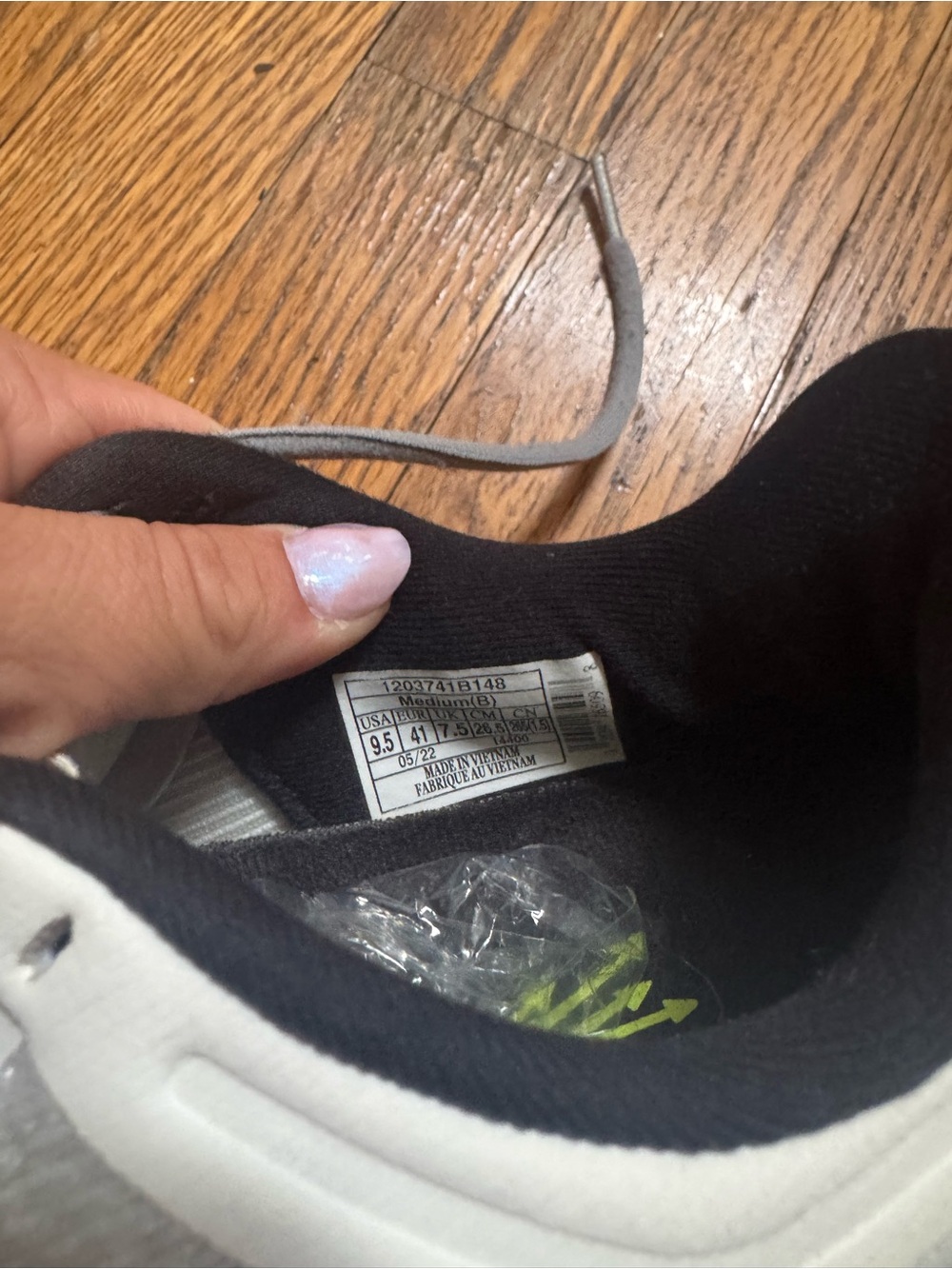 Brooks Women’s Running Shoes - Light Gray with Pink and Orange Accent 9.5 - Picture 5 of 6